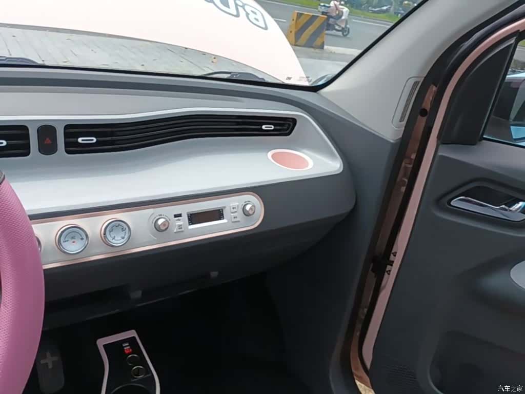 Wuling MINIEV, 2021 10