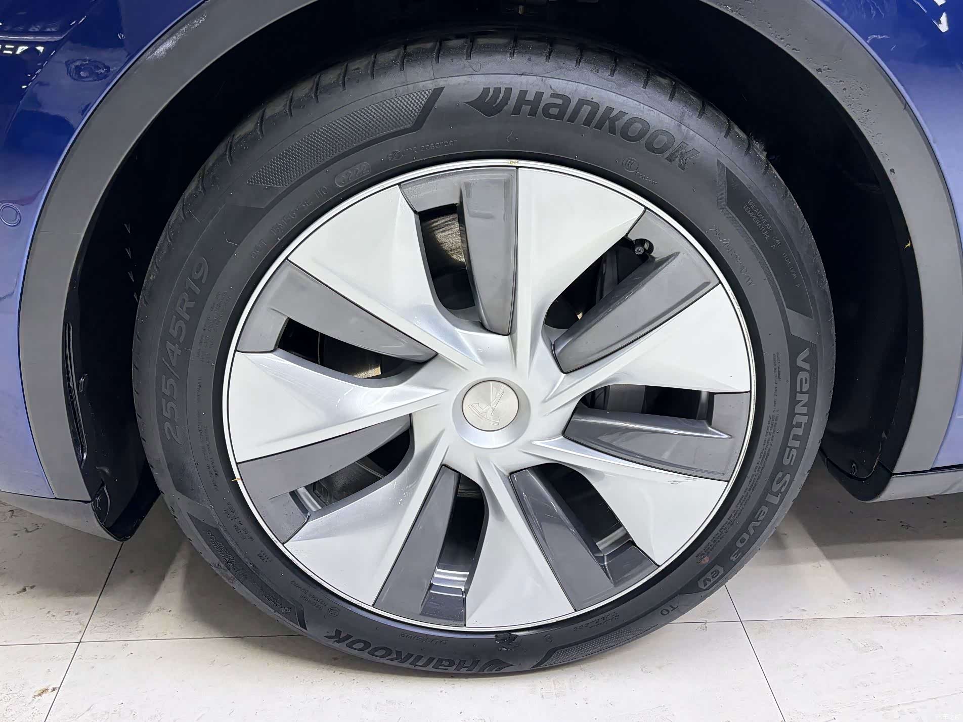 Tesla Model Y, 2022 4