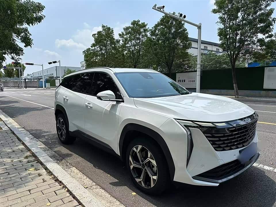 Geely Atlas L