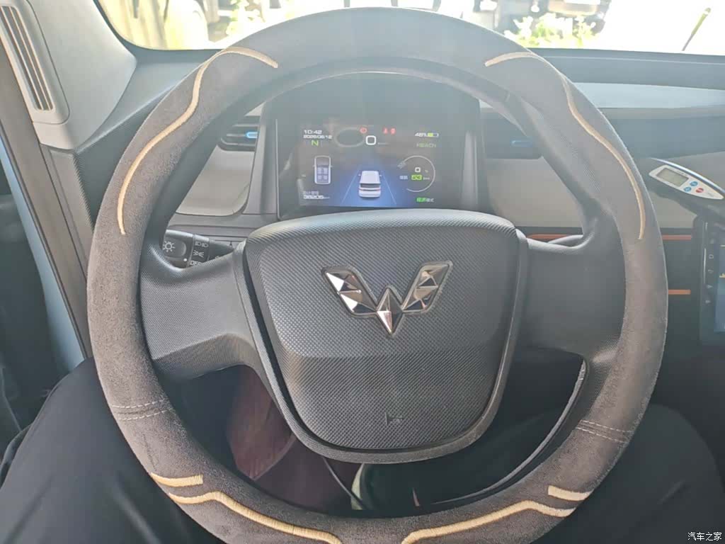 Wuling MINIEV, 2021 11