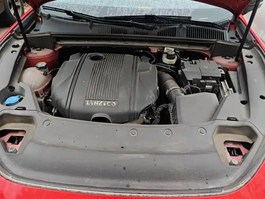 Lynk & Co 03