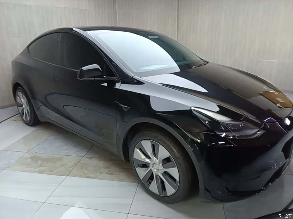 Tesla Model Y, 2022 4