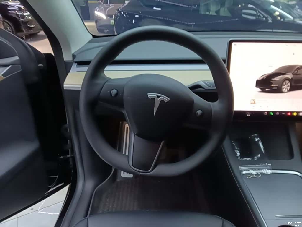 Tesla Model Y, 2022 11