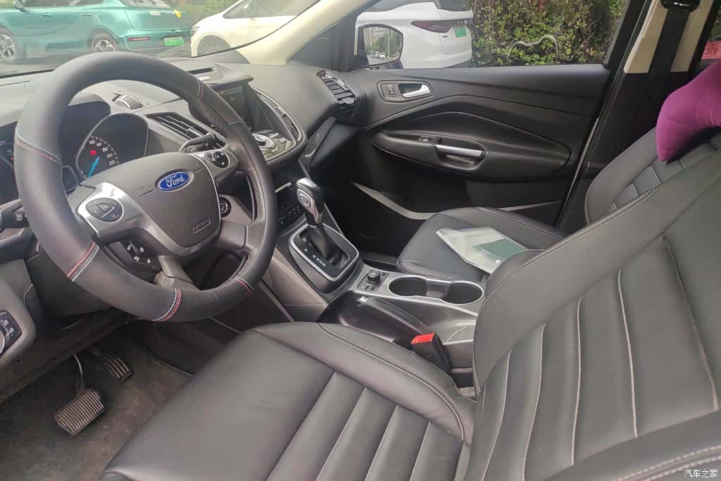 Ford Kuga, 2016 11