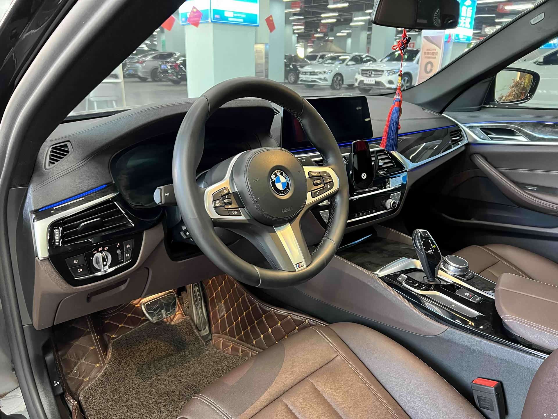 BMW 5 Series, 2019 все фото