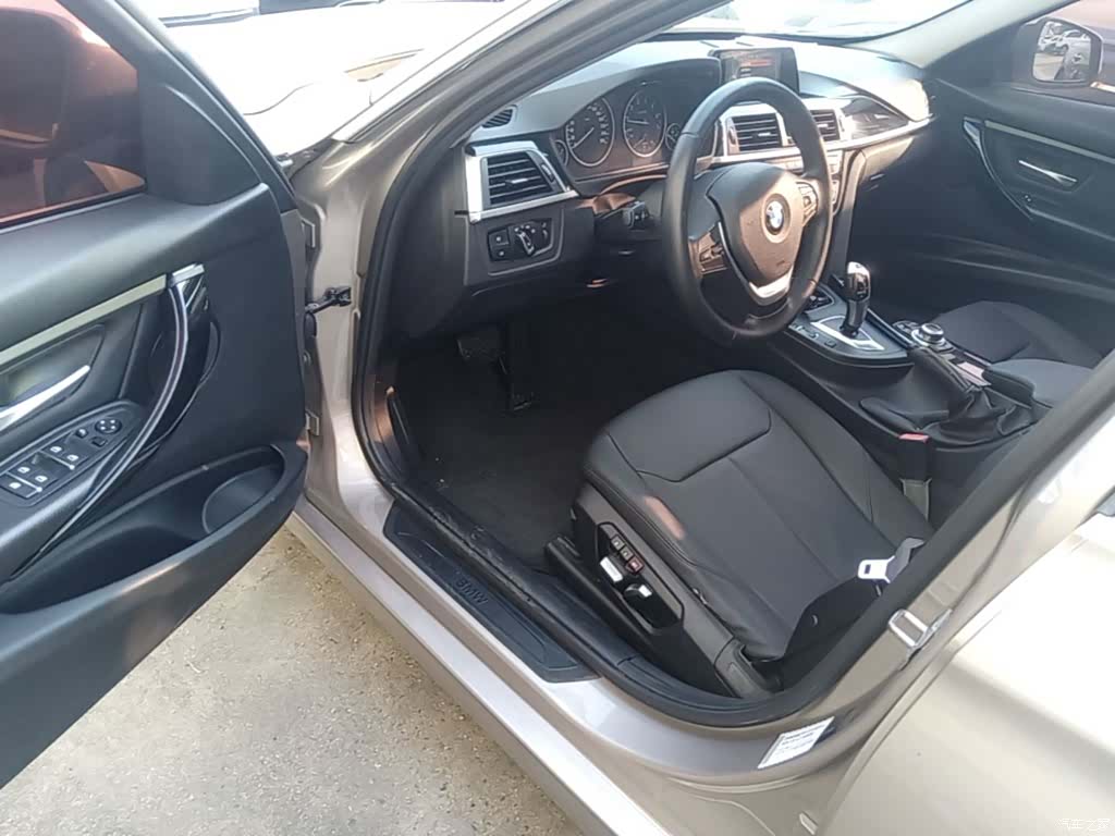 BMW 3 Series, 2016 16