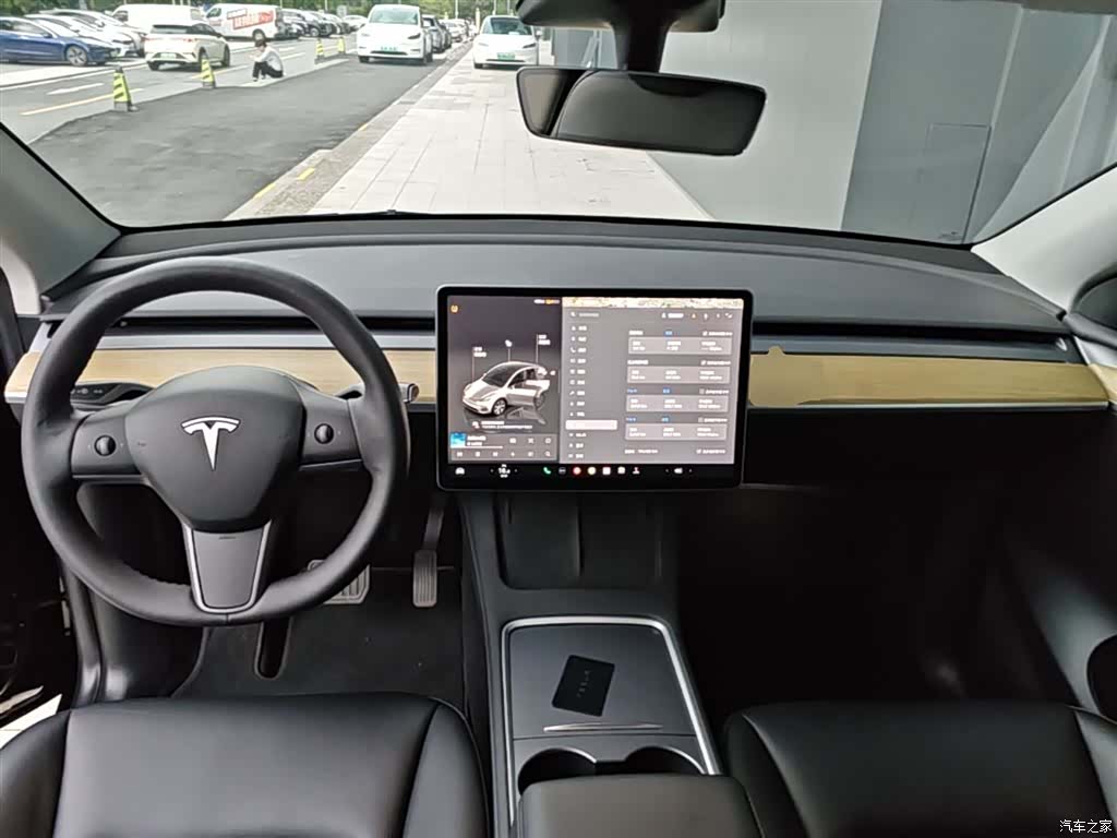 Tesla Model Y, 2023 10