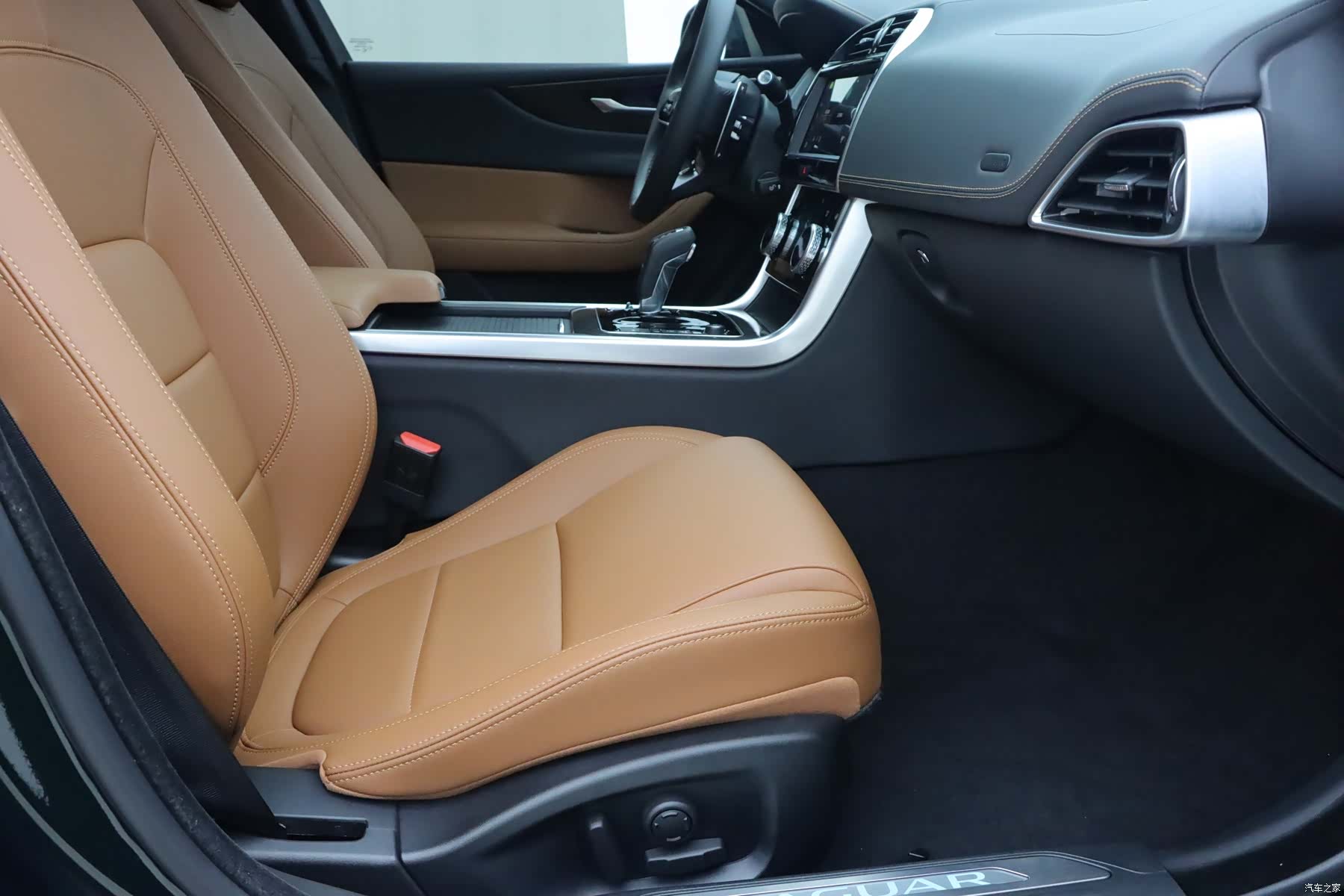 Land Rover XEL, 2024 7