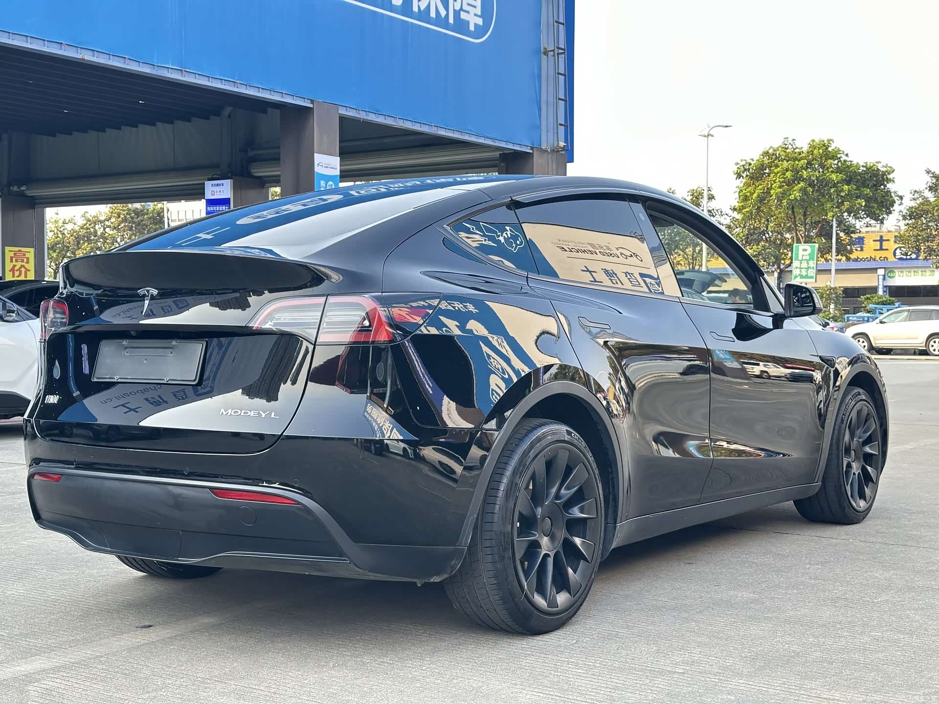 Tesla Model Y, 2022 все фото