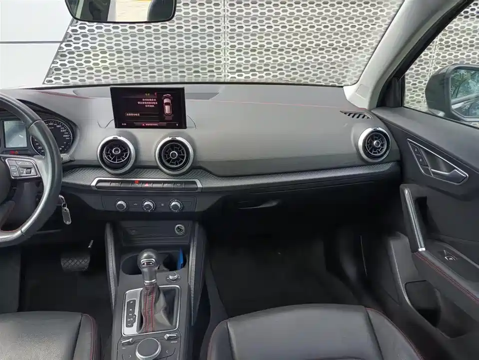 Audi Q2L Audi Q2L