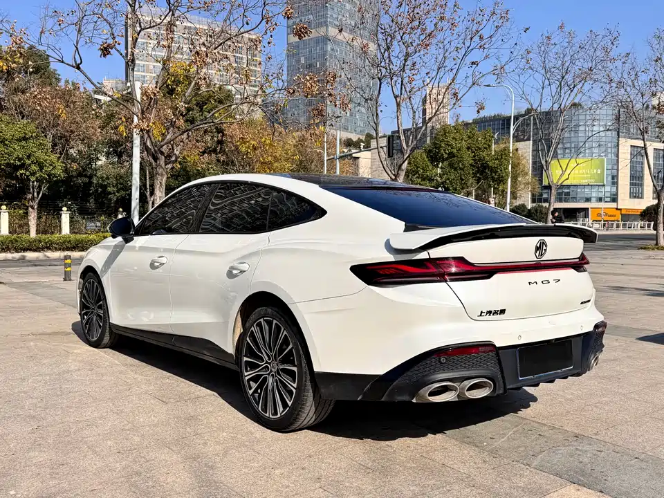 MG MG7