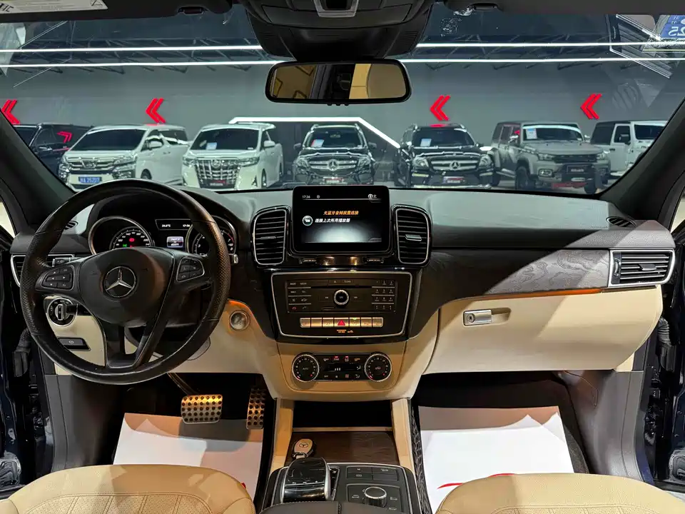 Mercedes-Benz GLE Mercedes-Benz GLE