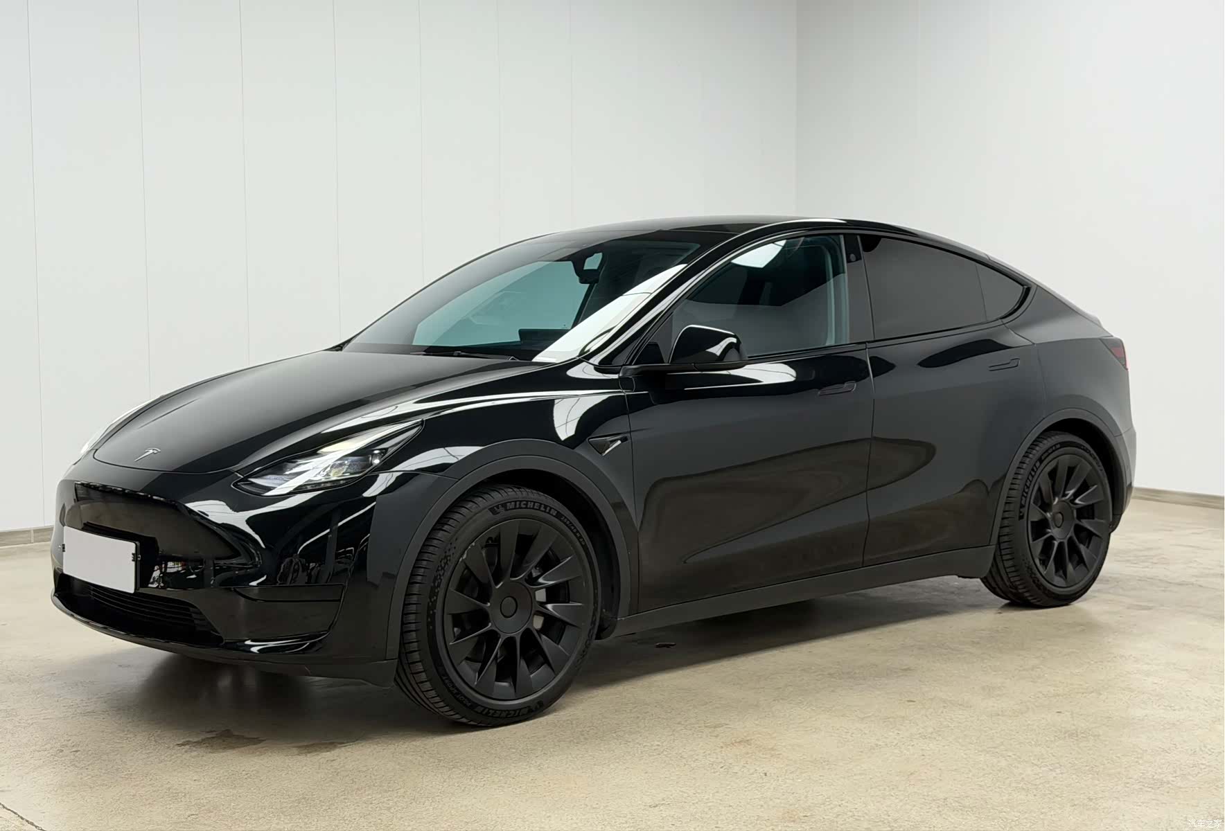 Tesla Model Y, 2023 1
