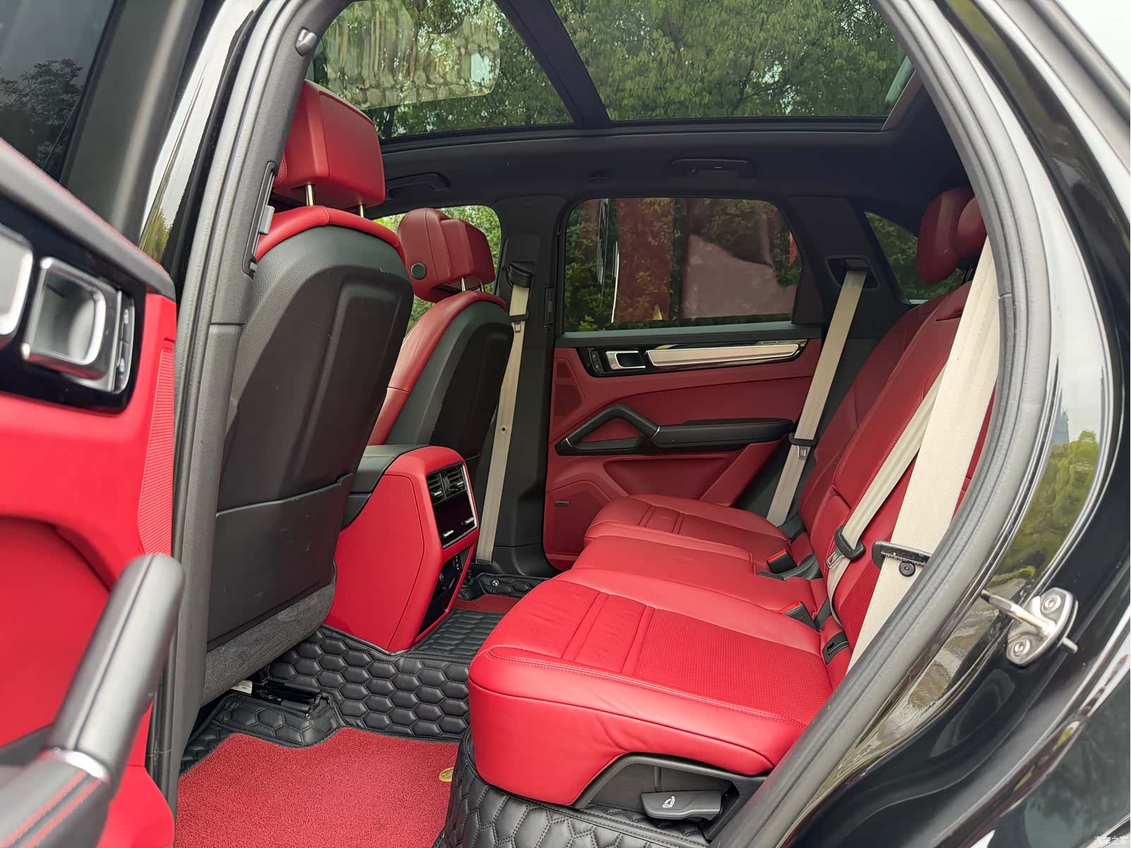 Porsche Cayenne, 2022 все фото