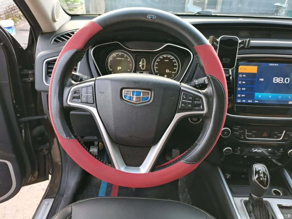 Geely X6, 2017 11