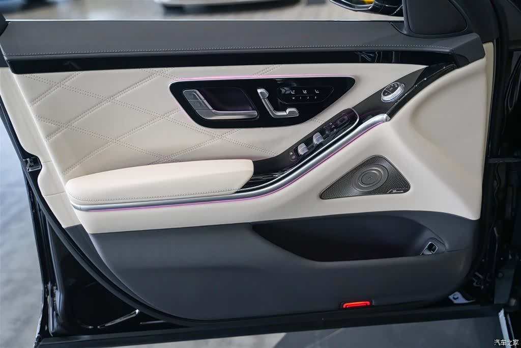 Maybach S-Class, 2023 7