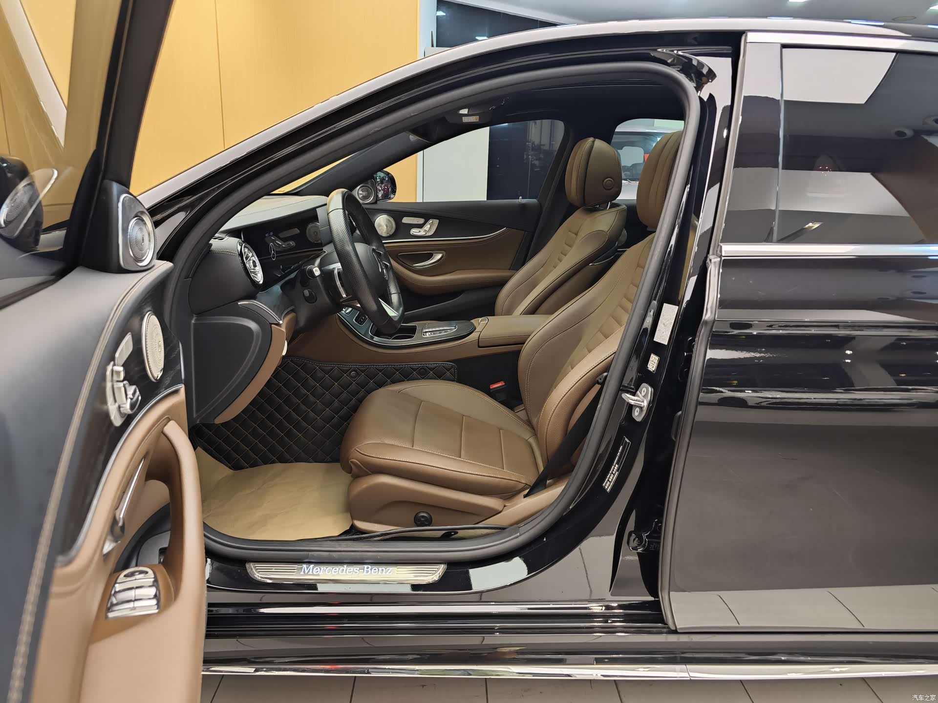 Mercedes-Benz E-Class, 2023 13