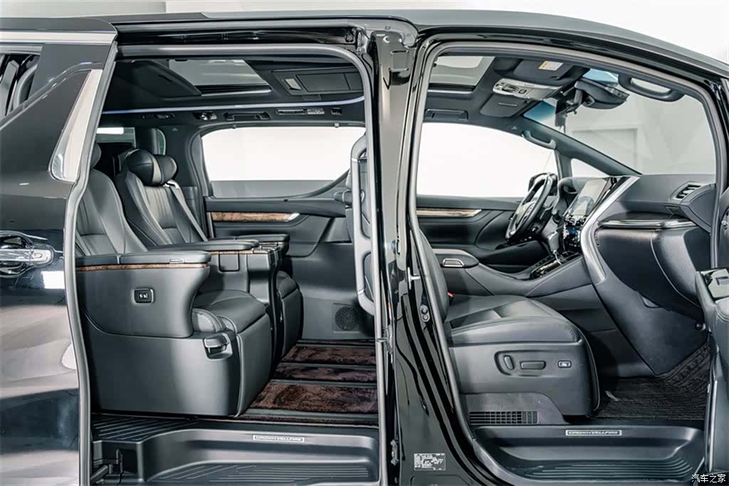 Toyota Vellfire, 2022 21