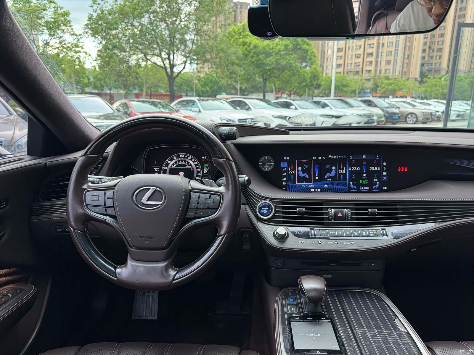 Lexus LS, 2020 11