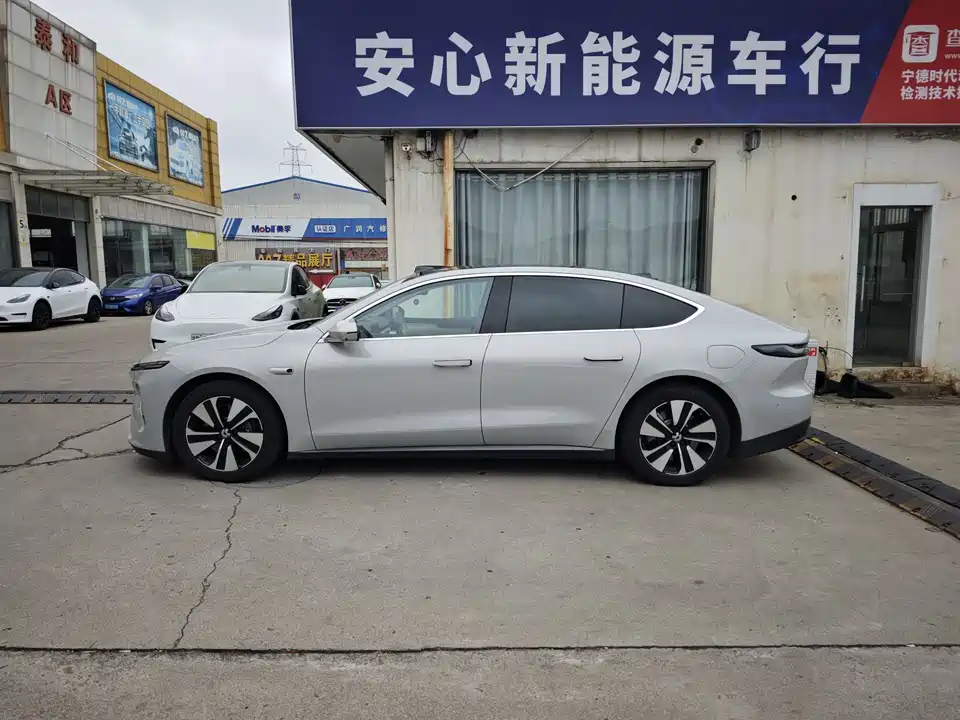NIO ET7