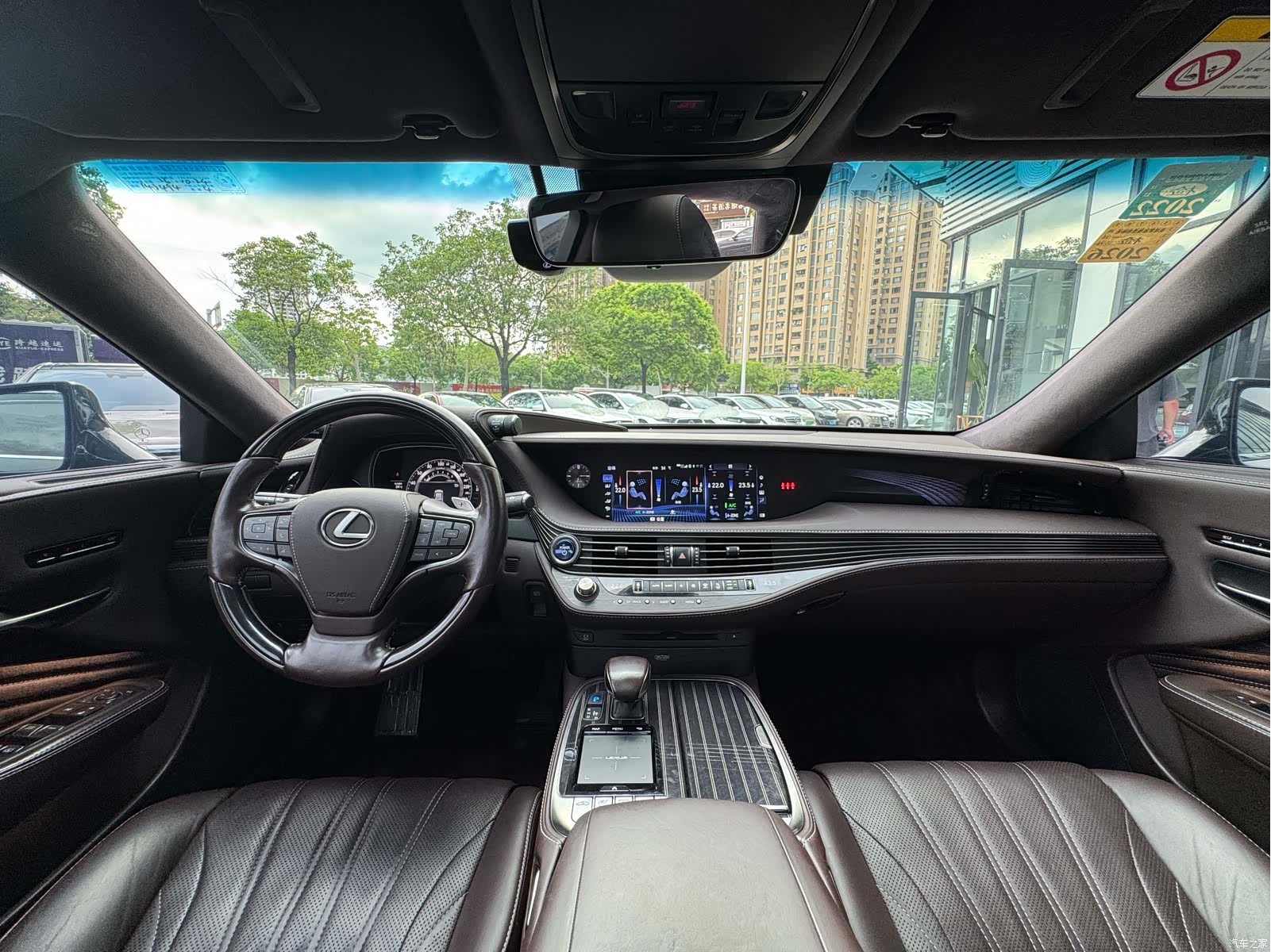 Lexus LS, 2020 8