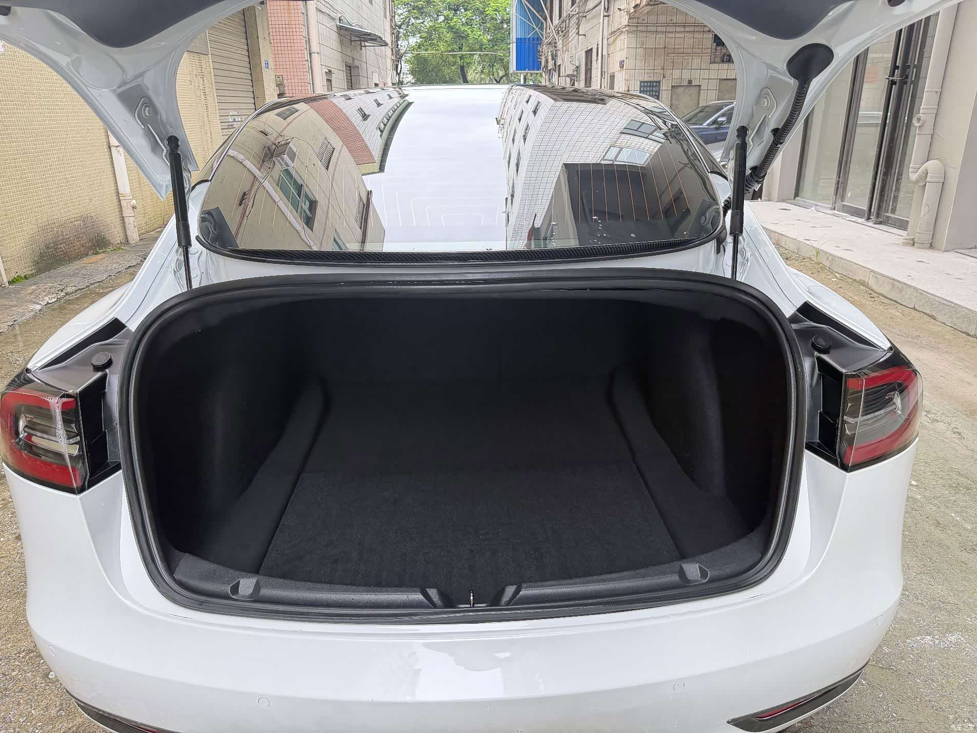 Tesla Model 3, 2020 13