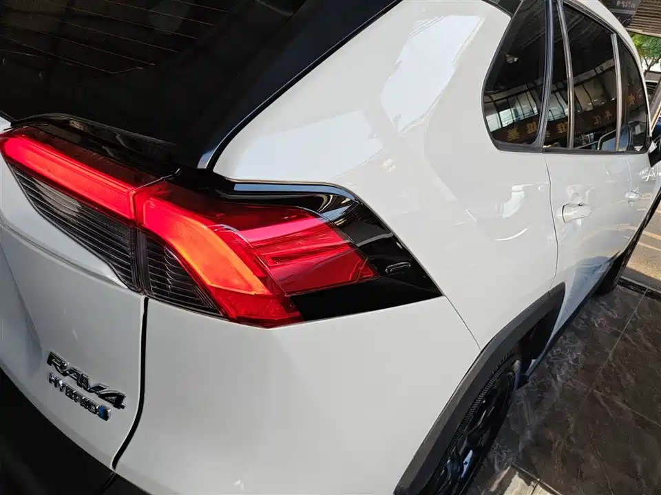 Toyota RAV4 Rongfang