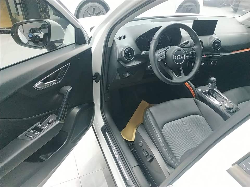 Audi Q2L Audi Q2L