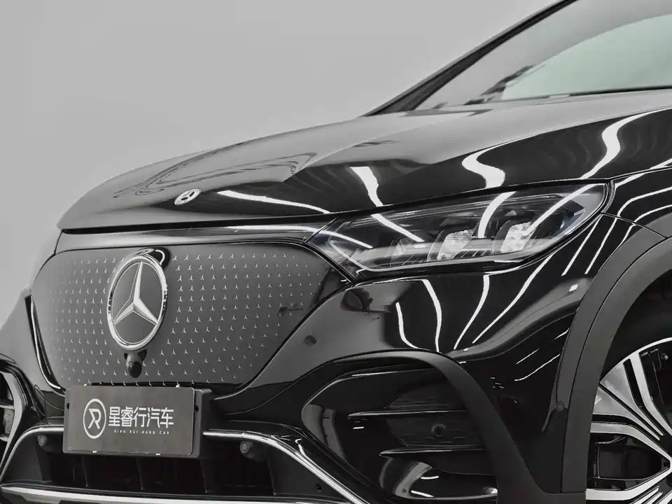 Mercedes-Benz EQE SUV