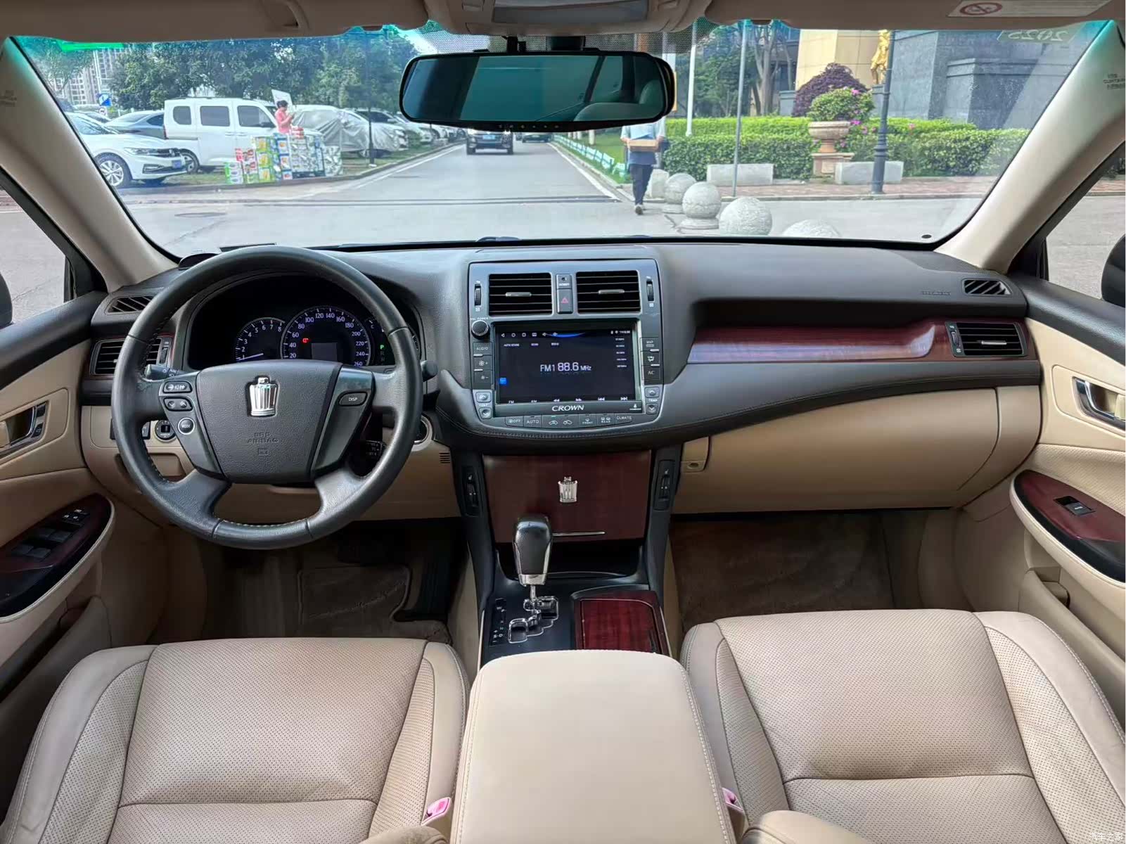 Toyota Crown, 2012 7