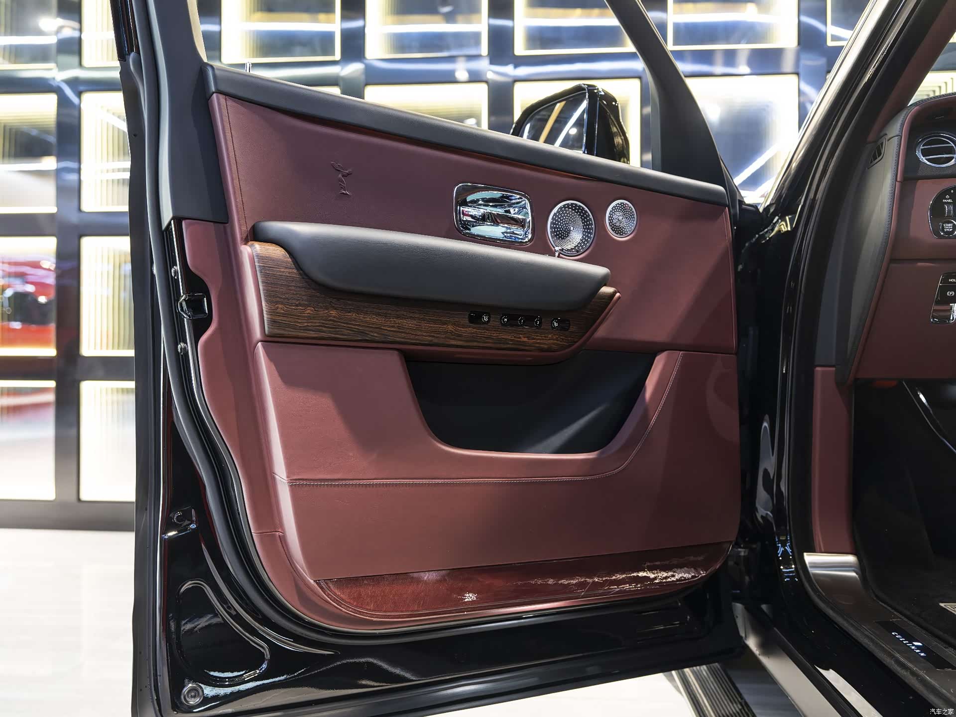 Rolls-Royce Cullinan, 2022 14
