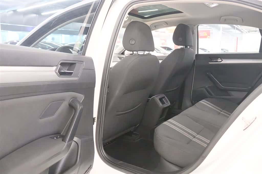 Volkswagen Lamando, 2017 13