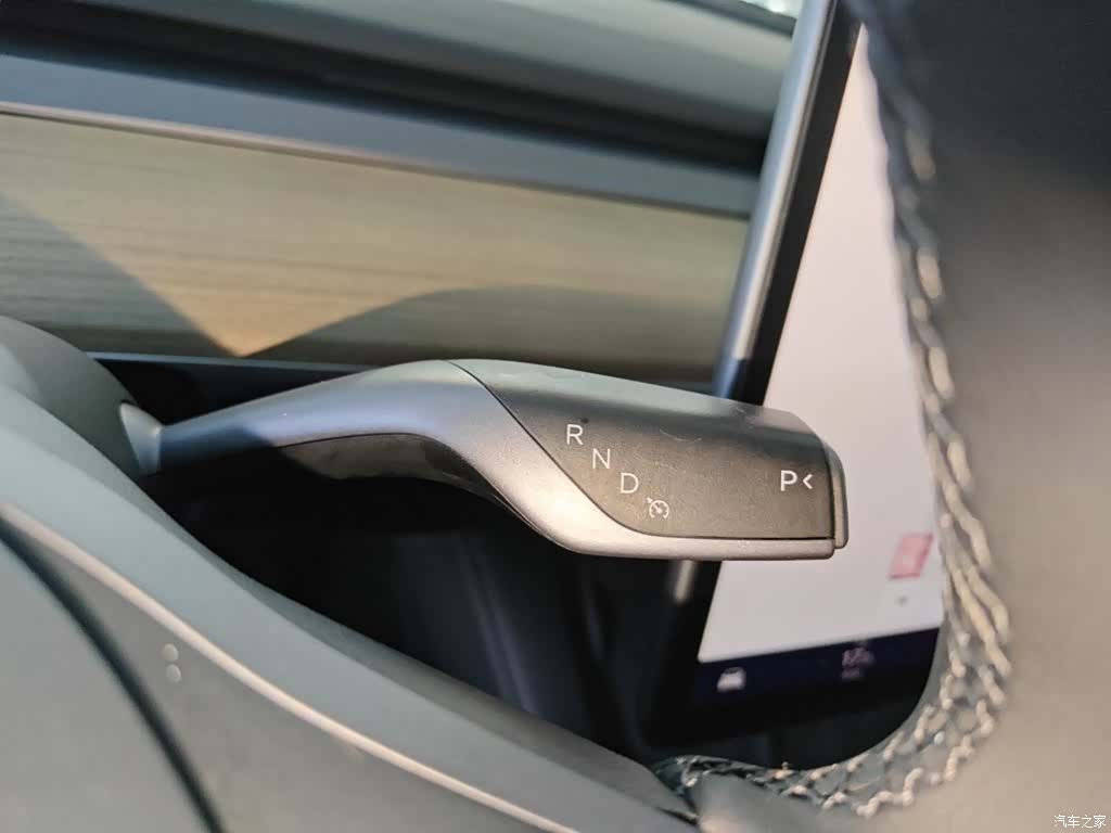 Tesla Model Y, 2023 14