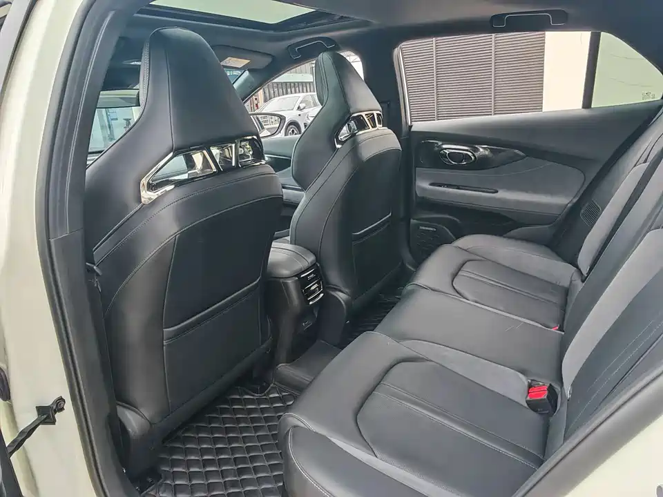 Trumpchi Shadow Leopard