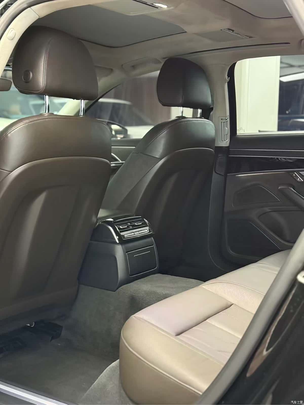 Audi A8L, 2019 все фото