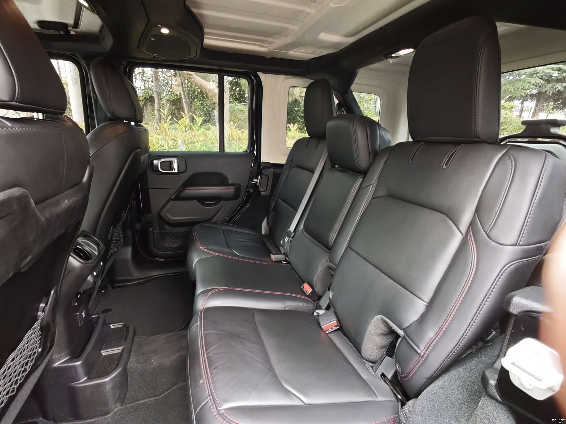 Jeep Wrangler, 2023 13