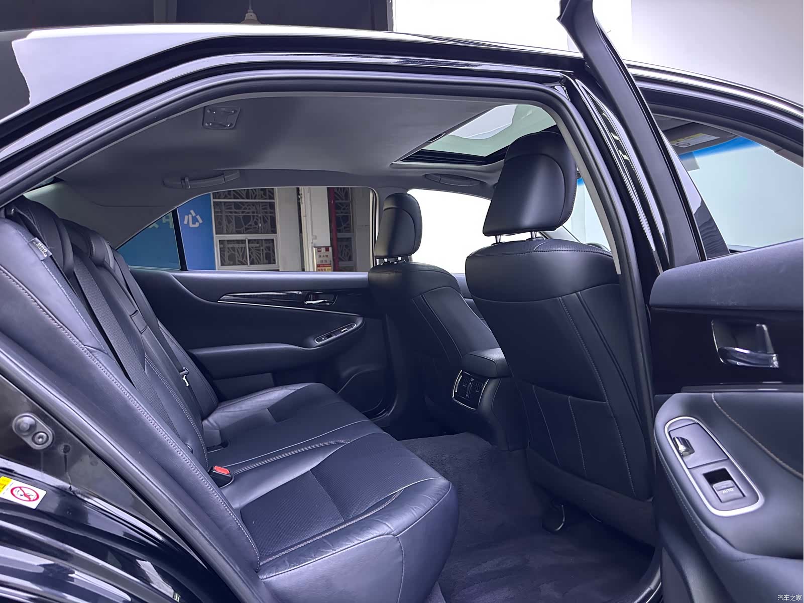 Toyota Crown, 2017 11