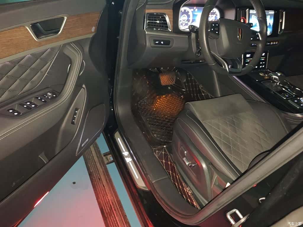 Hongqi HS7, 2023 17