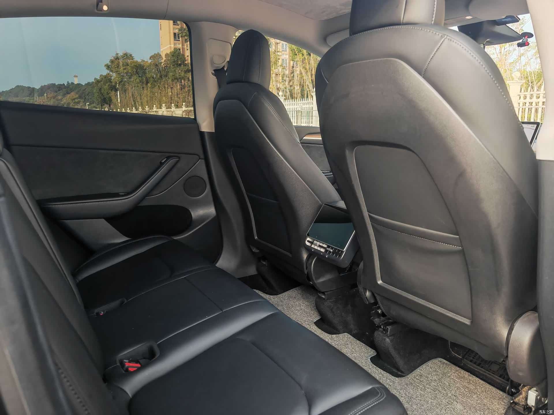 Tesla Model Y, 2022 17
