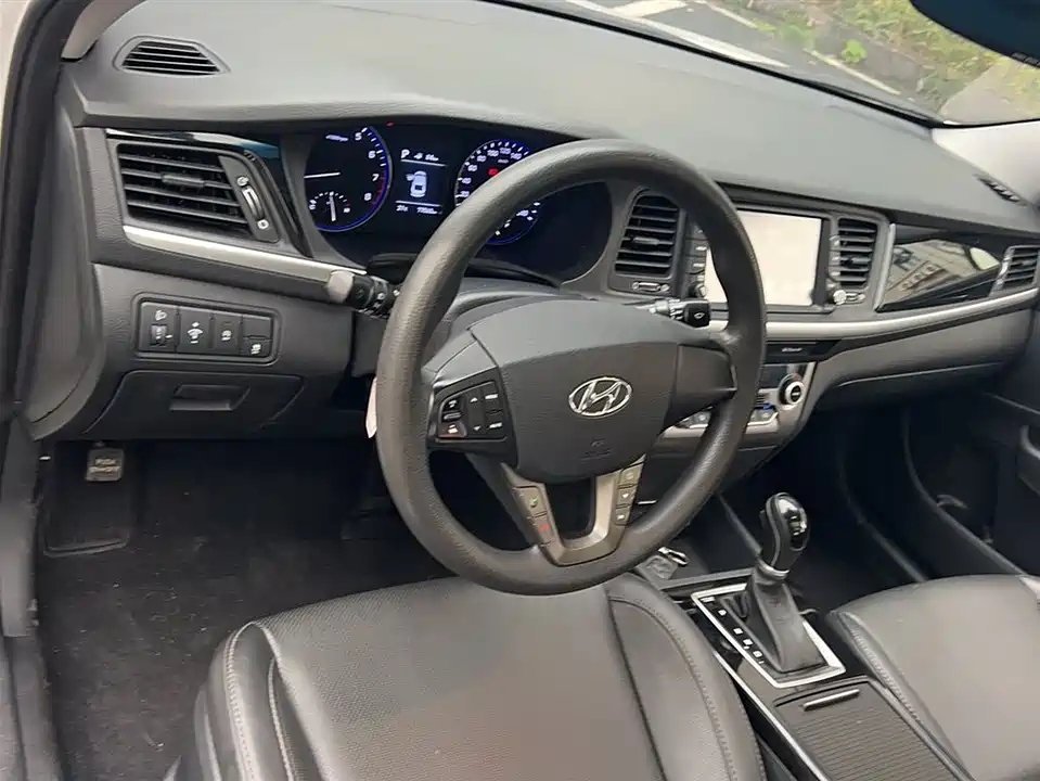 Hyundai Name picture