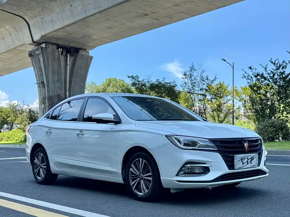 Roewe i5