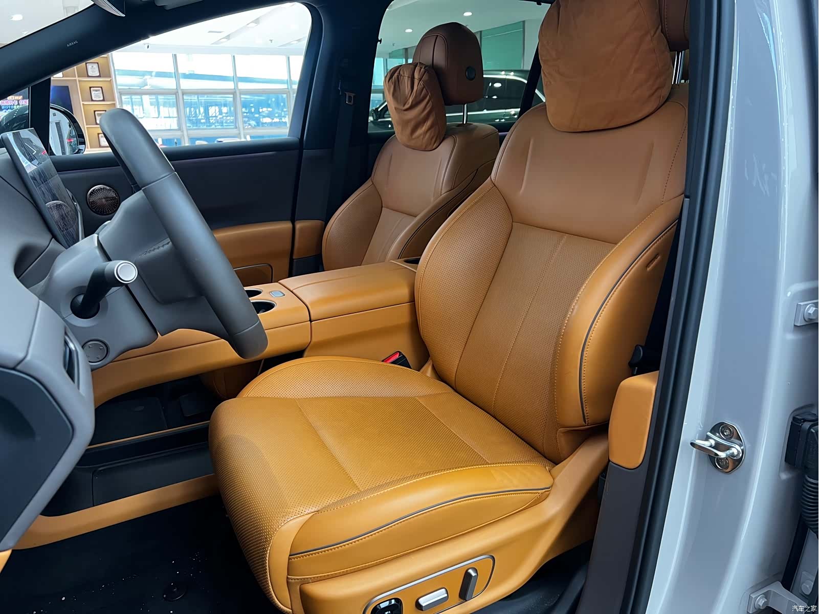 Li Auto i8, 2025 2