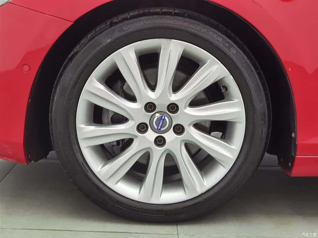 Volvo V40, 2015 17