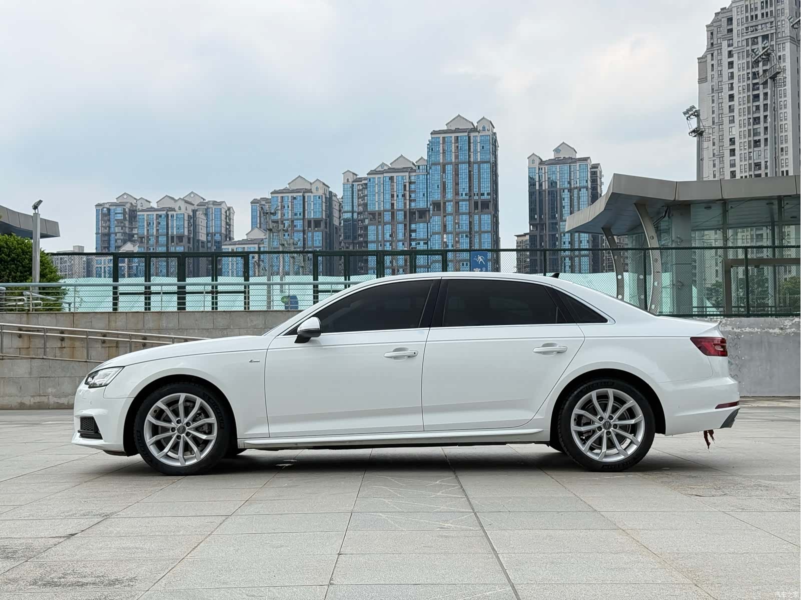 Audi A4L, 2018 3