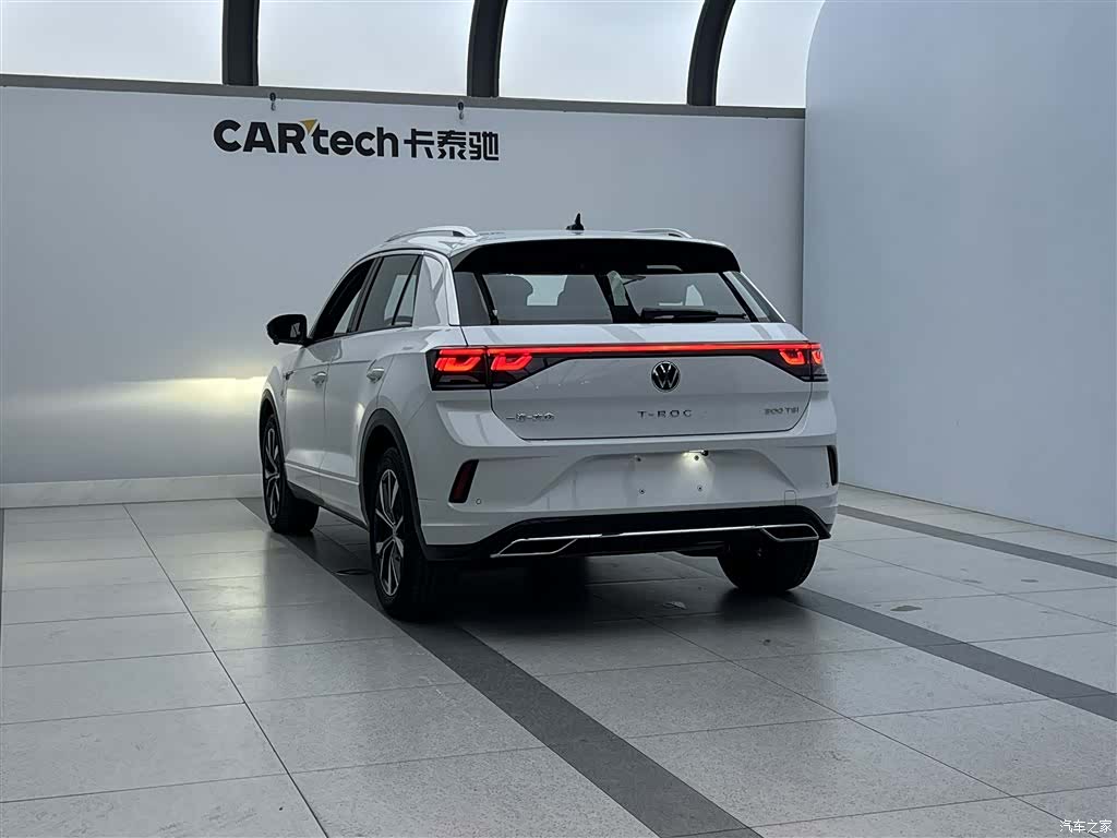 Volkswagen T-ROC, 2025 10