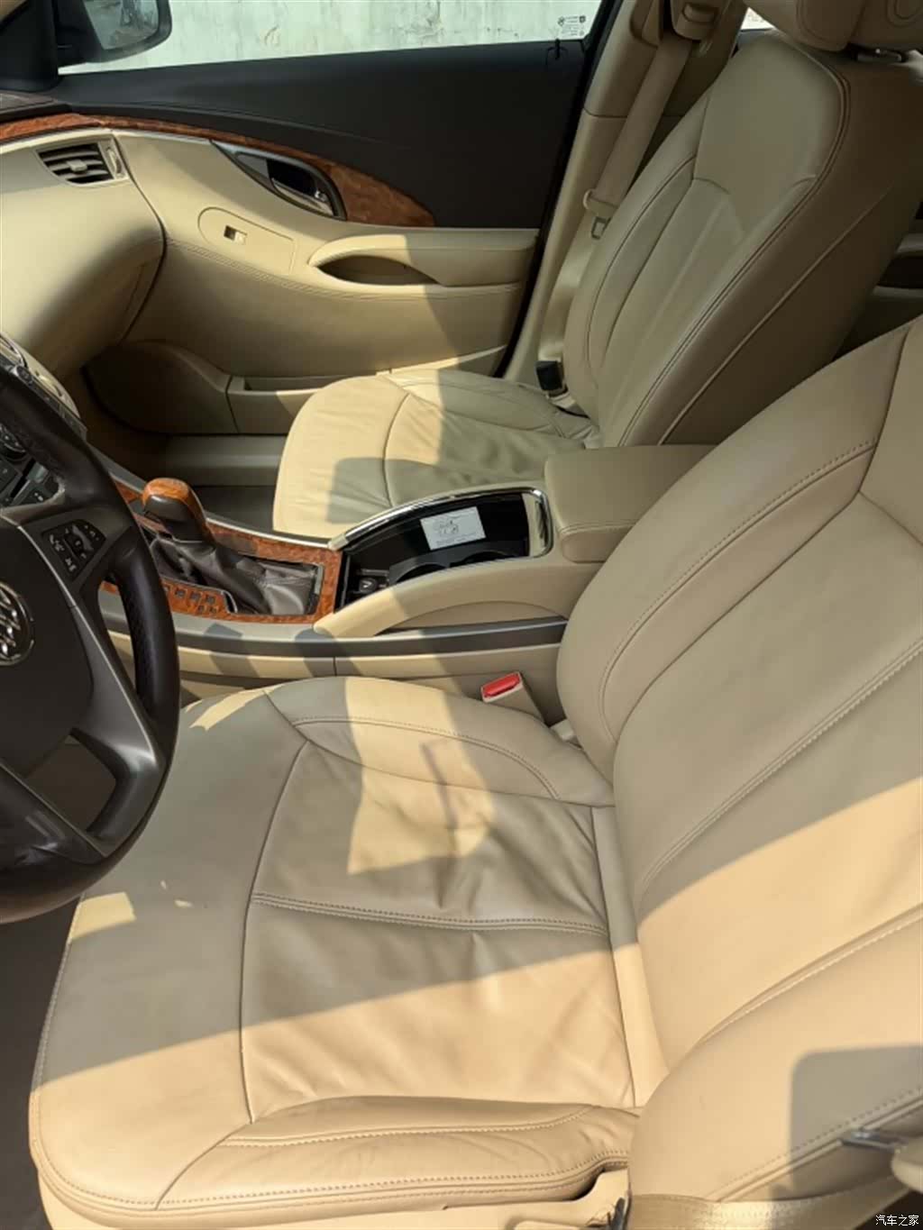 Buick LaCrosse, 2011 3