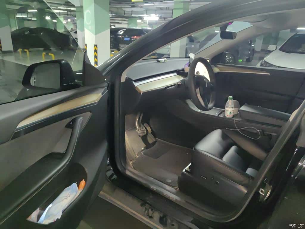 Tesla Model Y, 2023 12