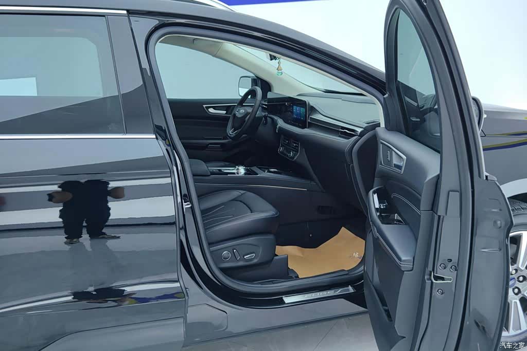 Ford Edge, 2023 8