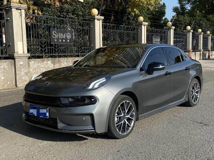 Lynk & Co 03 Lynk & Co 03