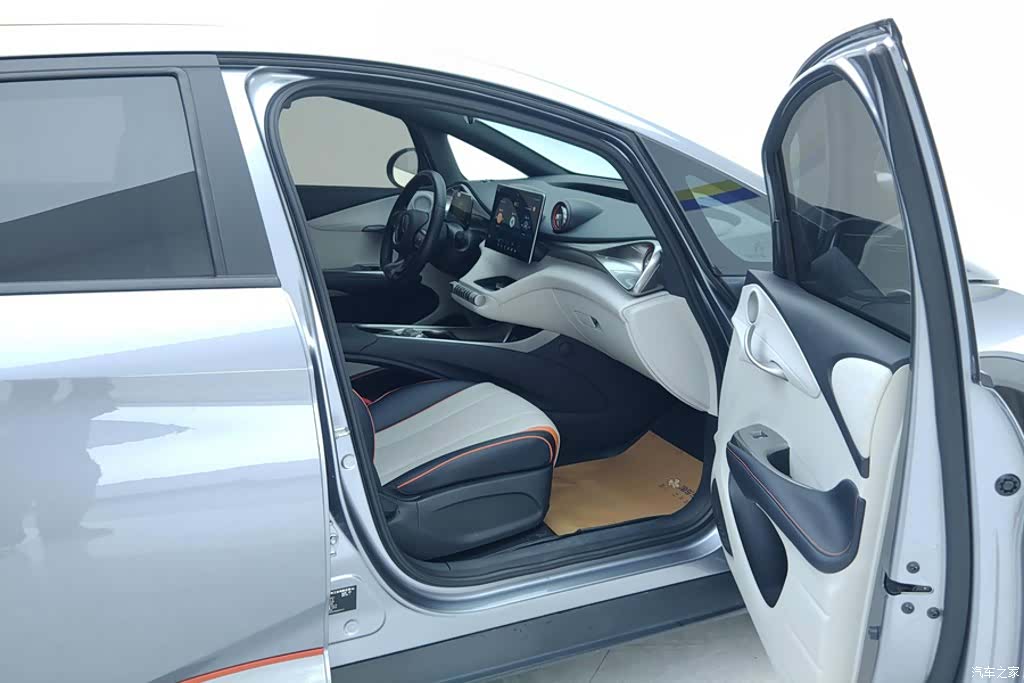 BYD Dolphin, 2023 8